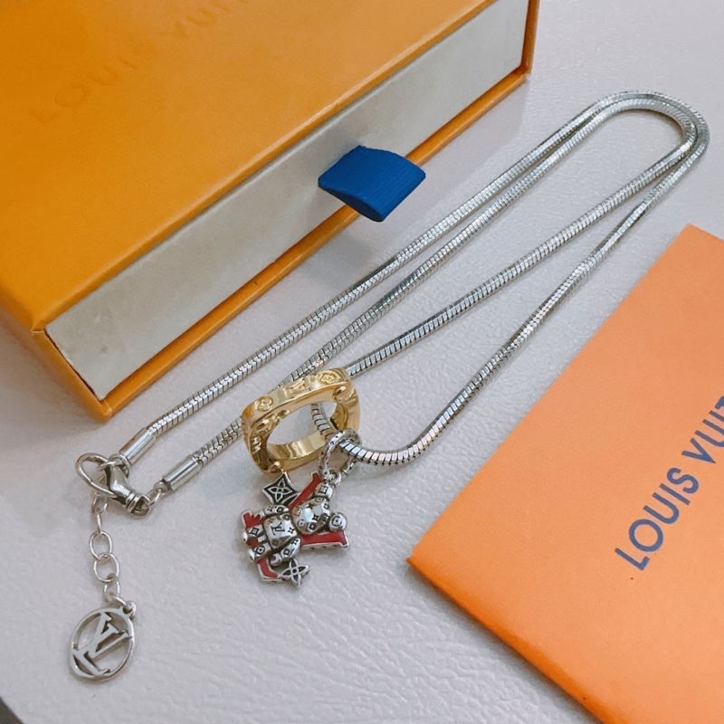 T*f*ny necklaces